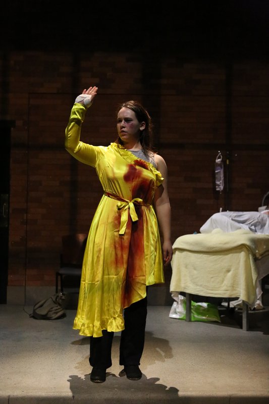 253